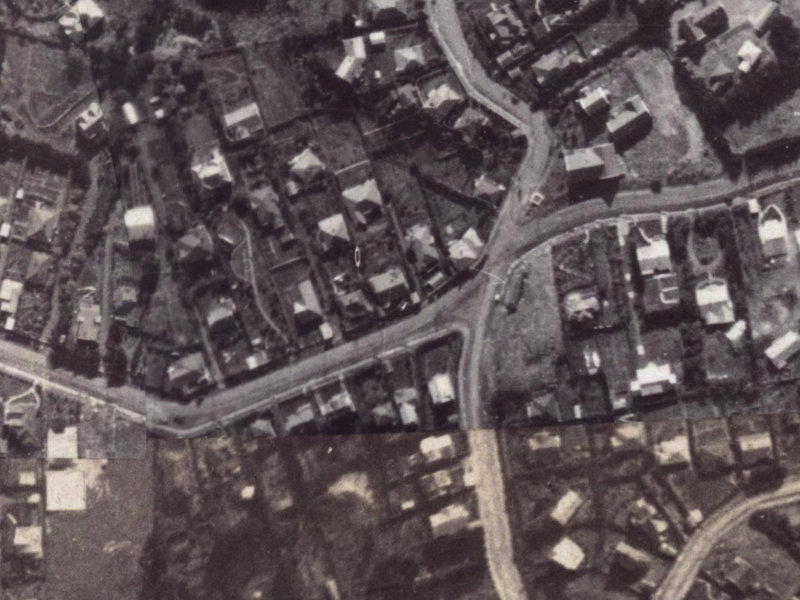 123 Hackthorne Road from the air, 1925-1929