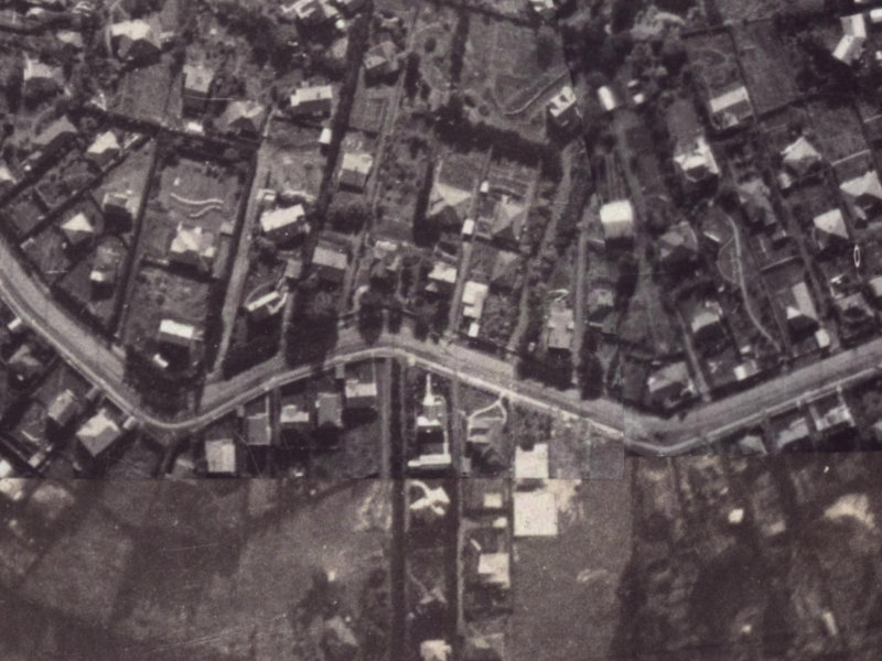 101 Hackthorne Road from the air, 1925-1929