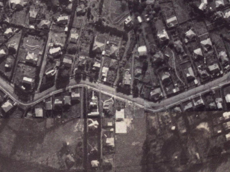 105 Hackthorne Road from the air, 1925-1929