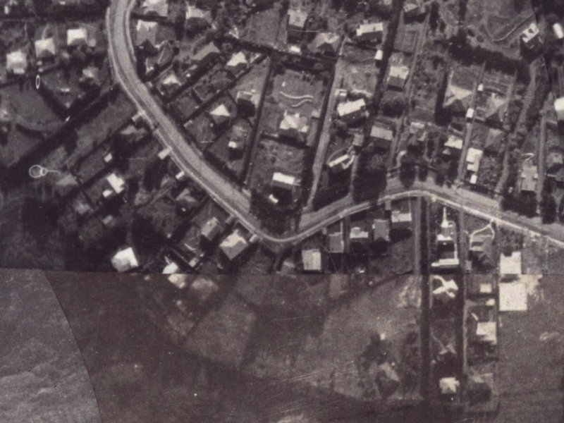 90 Hackthorne Road from the air, 1925-1929