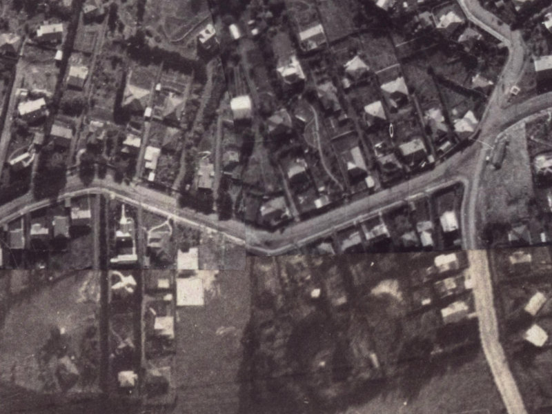 111 Hackthorne Road from the air, 1925-1929