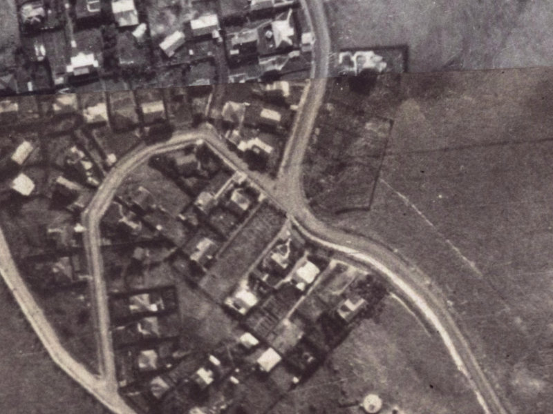 160 Hackthorne Road from the air, 1925-1929