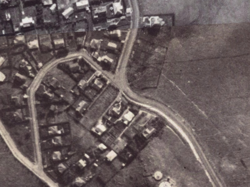 162 Hackthorne Road from the air, 1925-1929