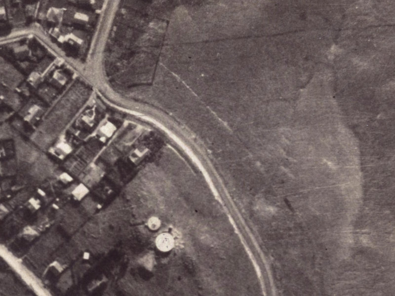 175 Hackthorne Road from the air, 1925-1929