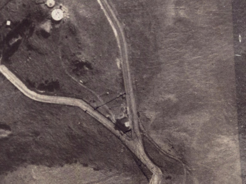 180-192 Hackthorne Road from the air, 1925-1929
