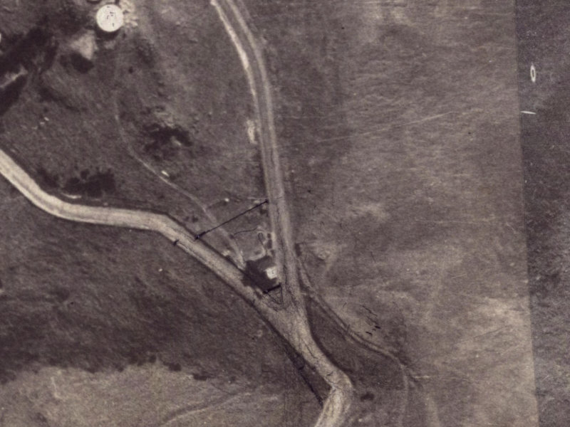 195 Hackthorne Road from the air, 1925-1929