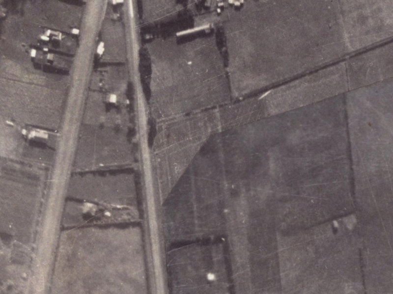 3 Irvines Track from the air, 1925-1929