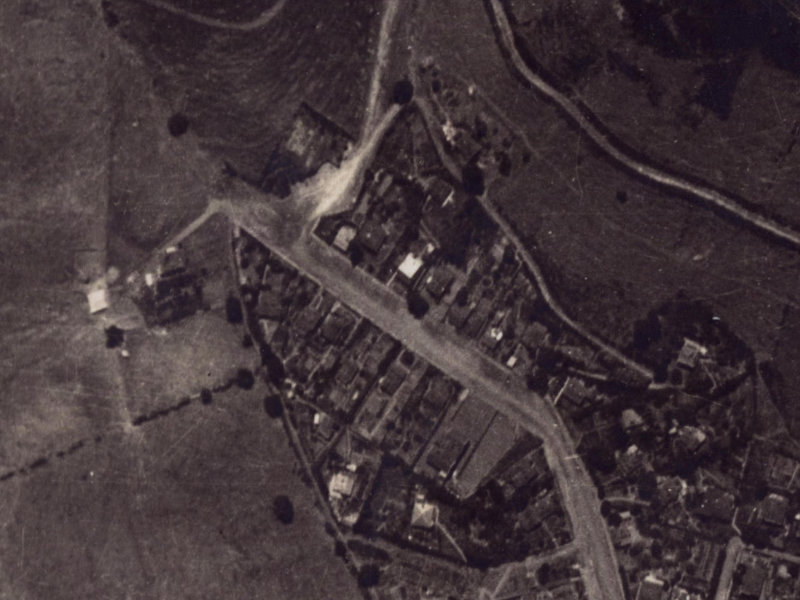 42 Voelas Road from the air, 1925-1929