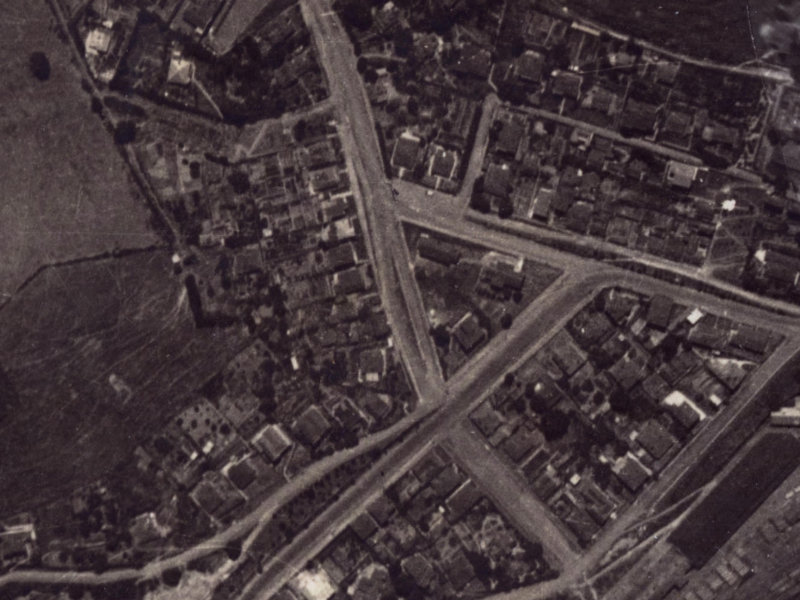 17 Voelas Road from the air, 1925-1929