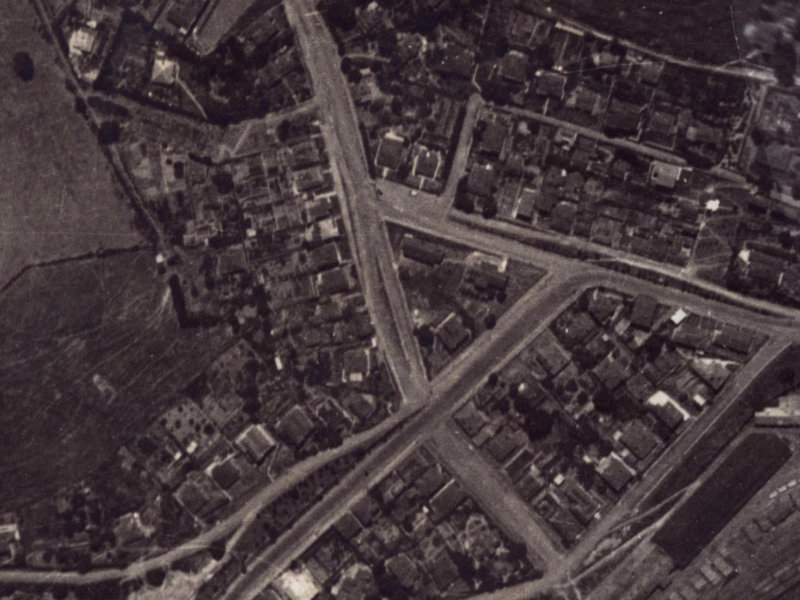 19 Voelas Road from the air, 1925-1929