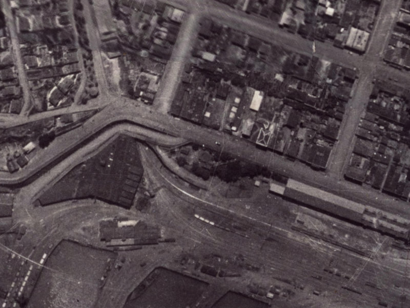 100–104 Norwich Quay from the air, 1925-1929