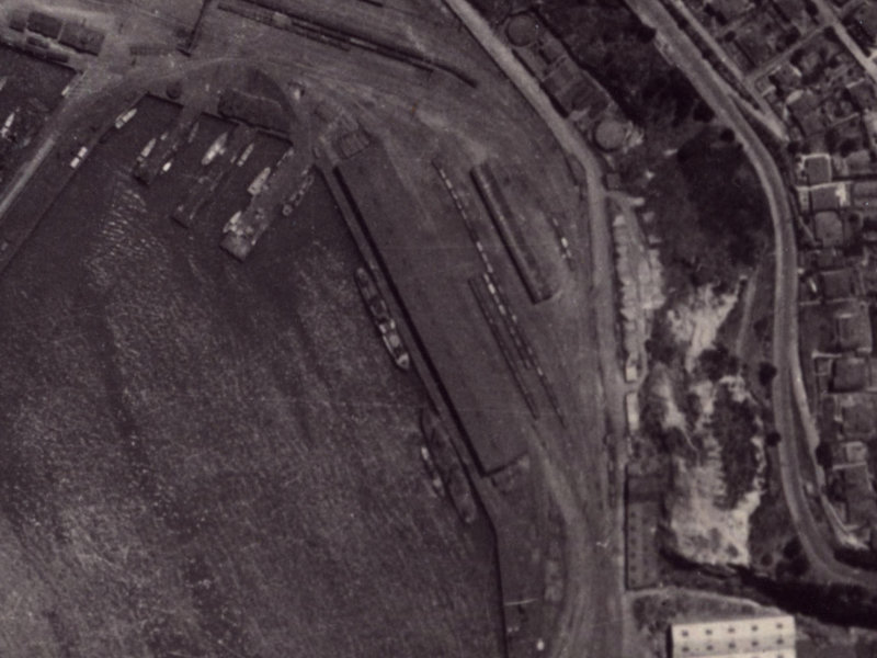 Gladstone Quay from the air, 1925-1929