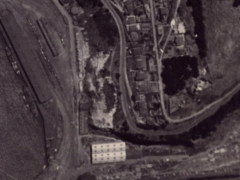 31 Gladstone Quay from the air, 1925-1929