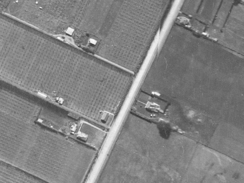 547-593 Main N Road from the air, 1940-1944