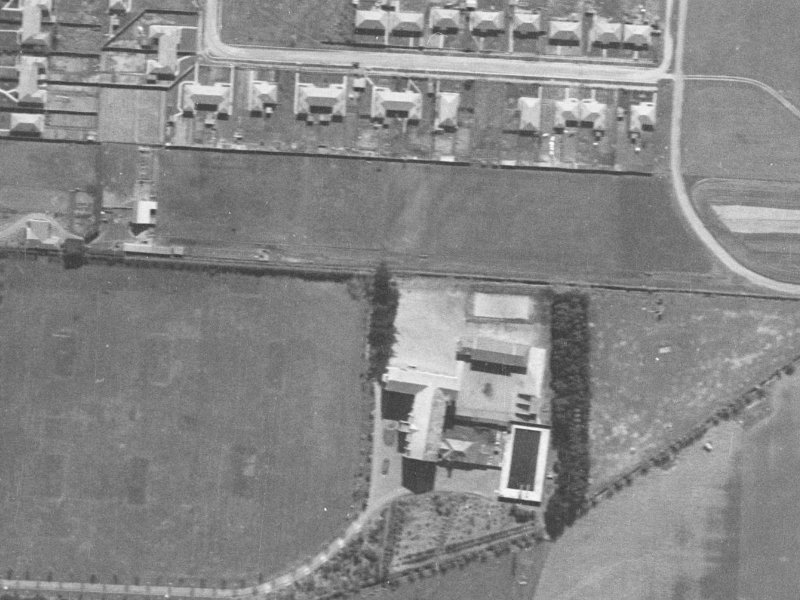 83 Momorangi Crescent from the air, 1940-1944