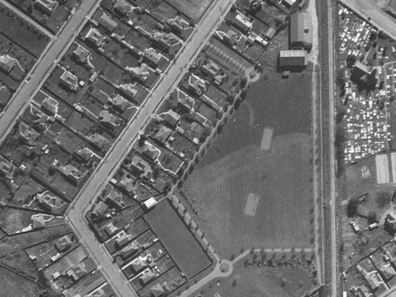 100 St James Avenue from the air, 1940-1944
