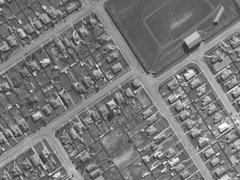 64 Hawkesbury Avenue from the air, 1940-1944
