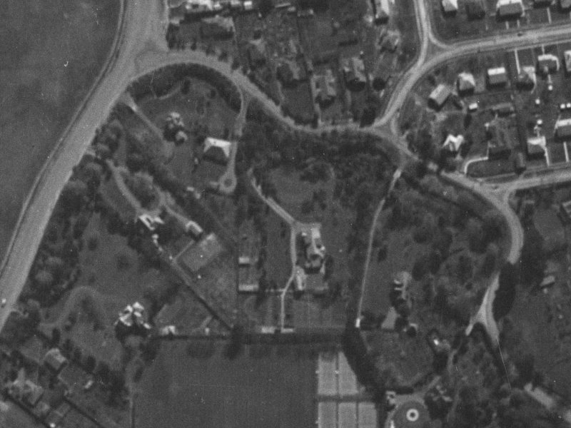 32–36 Banks Avenue from the air, 1940-1944