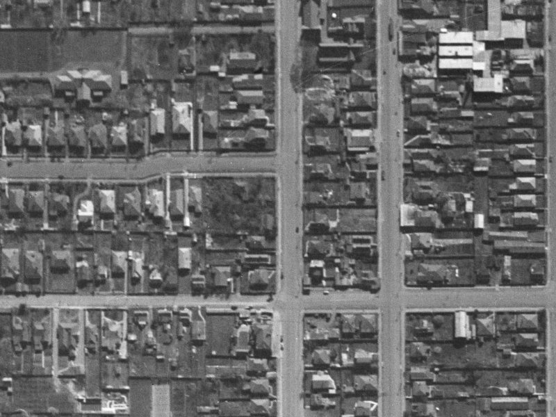 121 Caledonian Road from the air, 1940-1944