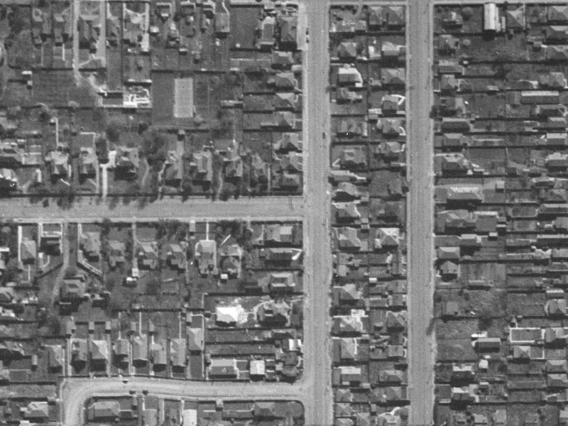 965-1025 Colombo Street from the air, 1940-1944