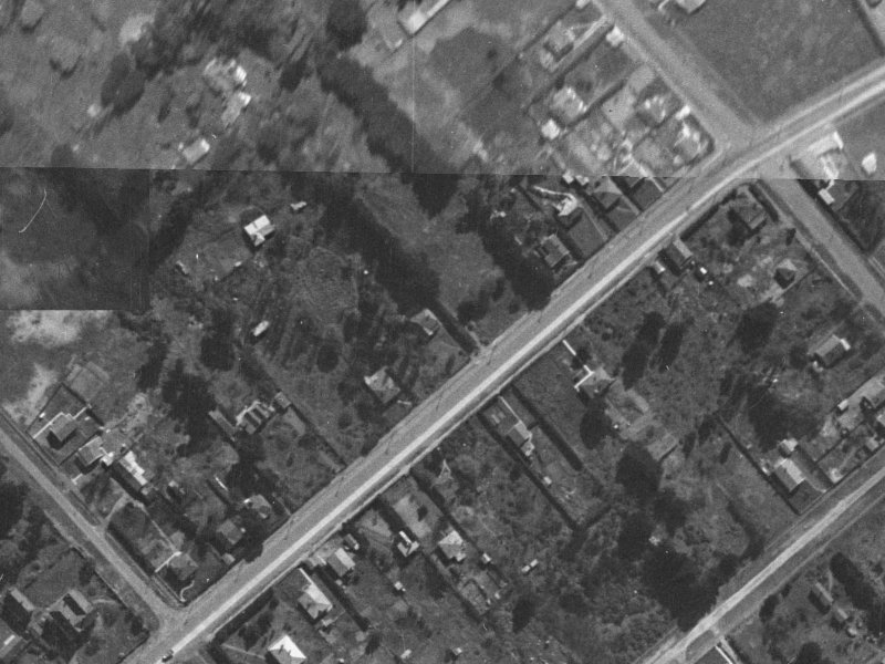 305 Pages Road from the air, 1940-1944