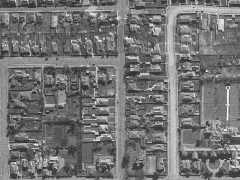 25-37 Springfield Road from the air, 1940-1944