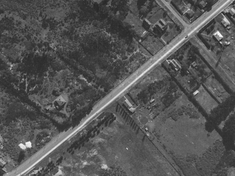 175 Pages Road from the air, 1940-1944