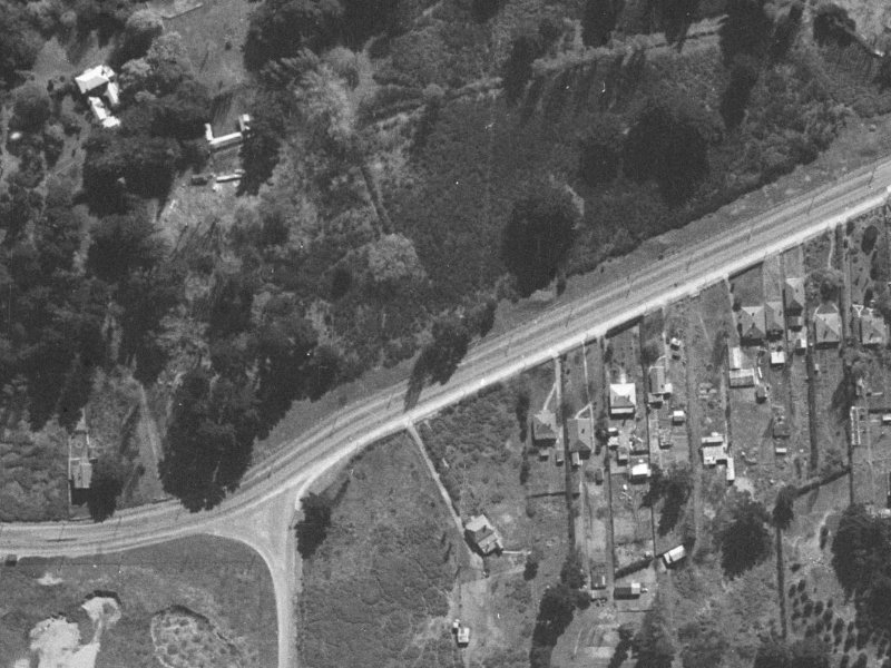 97 Pages Road from the air, 1940-1944