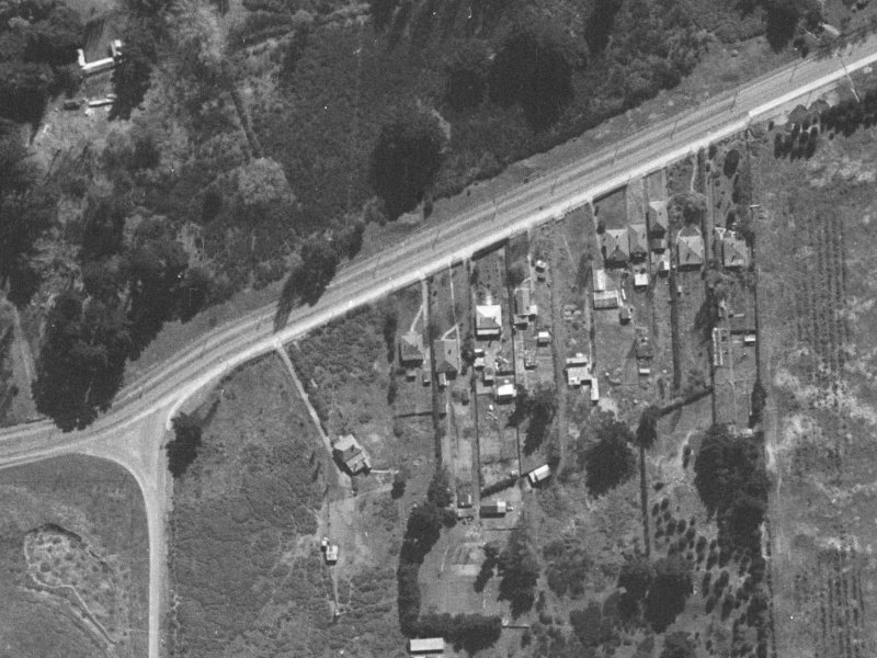 134 Pages Road from the air, 1940-1944