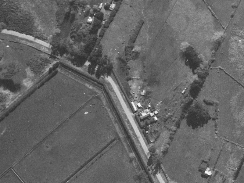 462–520 Breezes Road from the air, 1940-1944