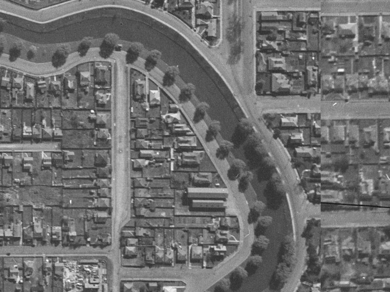 402–450 Oxford Terrace from the air, 1940-1944