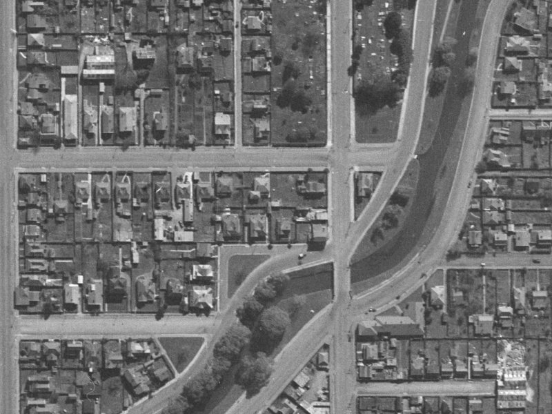 206/226 Salisbury Street from the air, 1940-1944