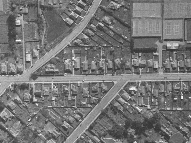 87 Woodham Road from the air, 1940-1944