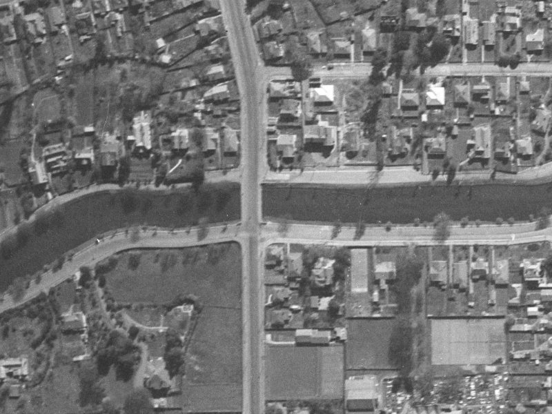 106-104 Avonside Drive from the air, 1940-1944