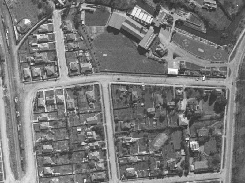 30 Darvel Street from the air, 1940-1944