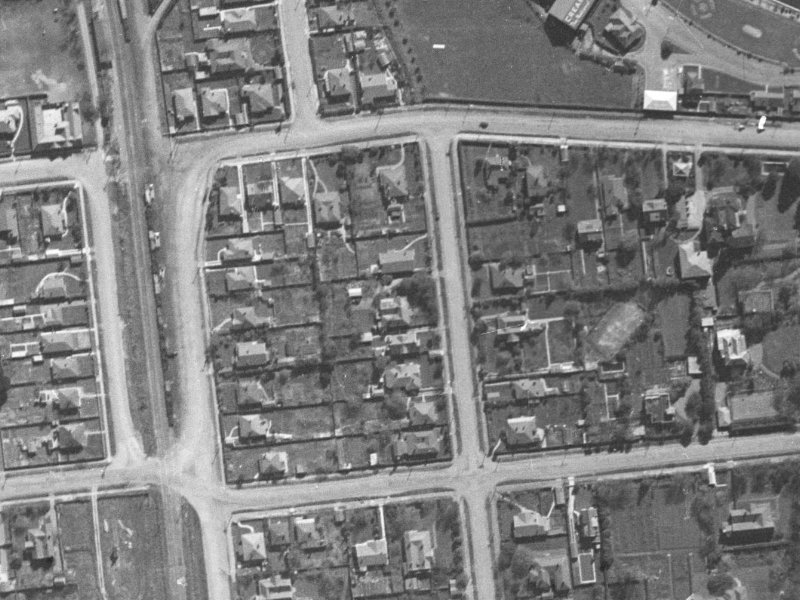 1/33 Darvel Street from the air, 1940-1944