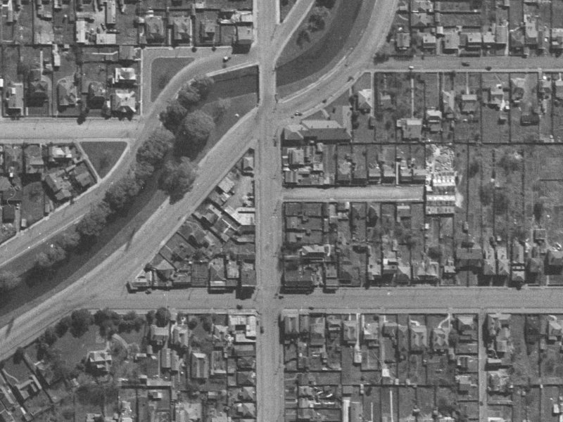 374-372 Barbadoes Street from the air, 1940-1944