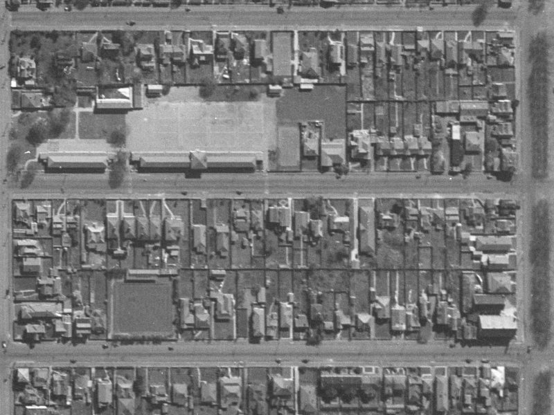 280–314 Gloucester Street from the air, 1940-1944
