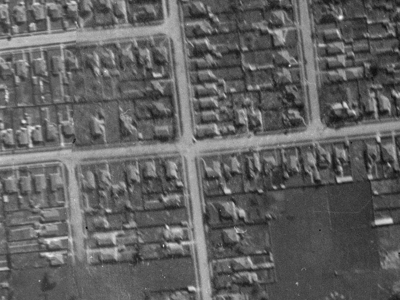 37–51 Peverel Street from the air, 1940-1944