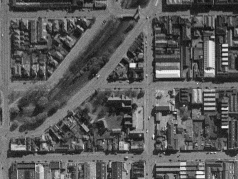 95/99 Oxford Terrace from the air, 1940-1944