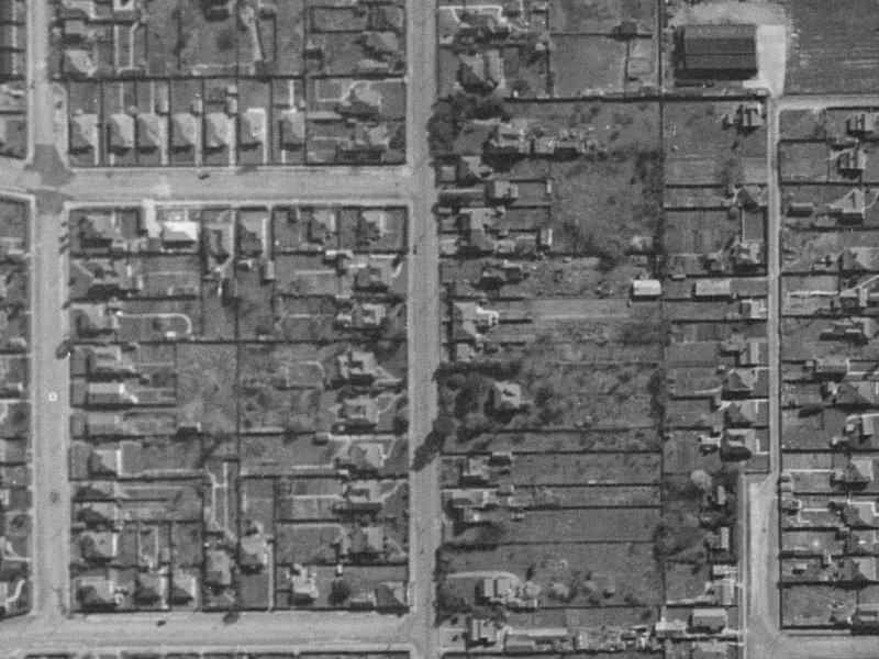 122-128 Antigua Street from the air, 1940-1944