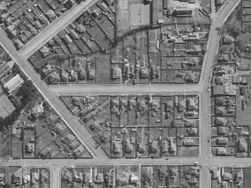 22 Macaulay Street from the air, 1940-1944