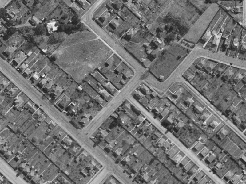 2–18 Ingoldsby Street from the air, 1940-1944