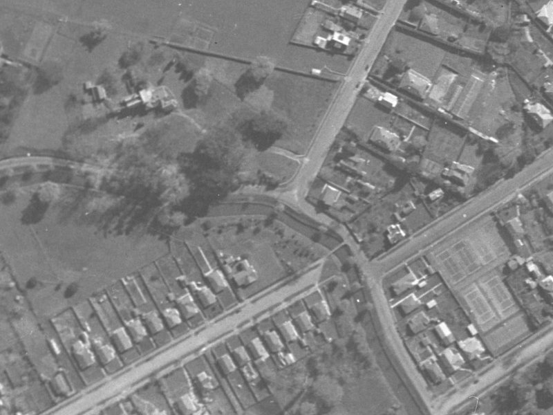 81–107 Fifield Terrace from the air, 1940-1944