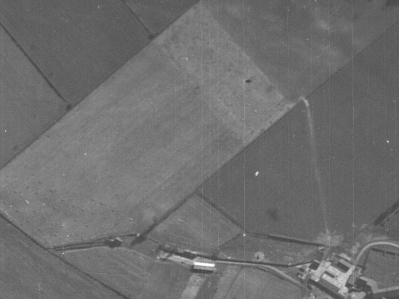 16–26 Mariposa Crescent from the air, 1940-1944