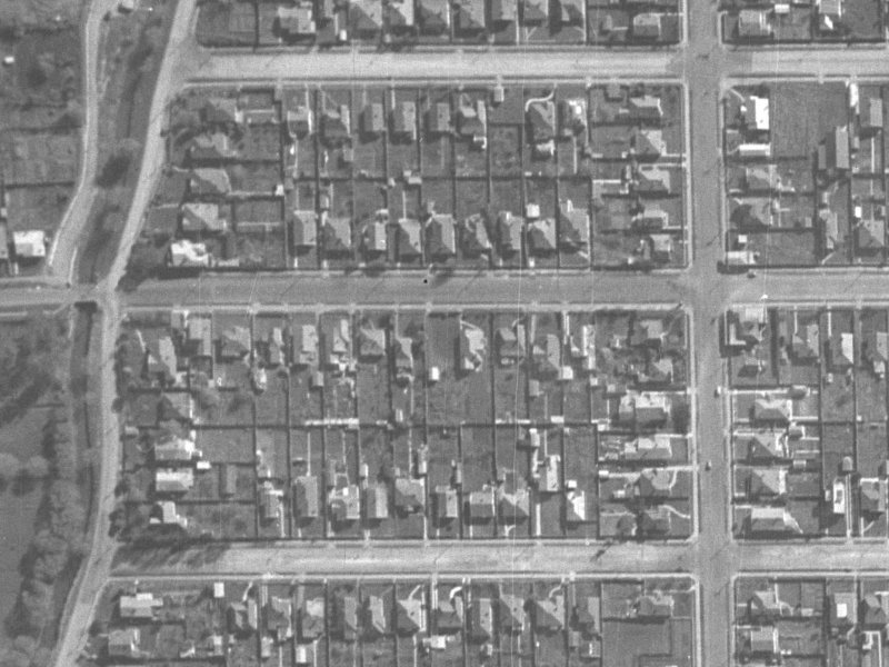 52 Malcolm Avenue from the air, 1940-1944