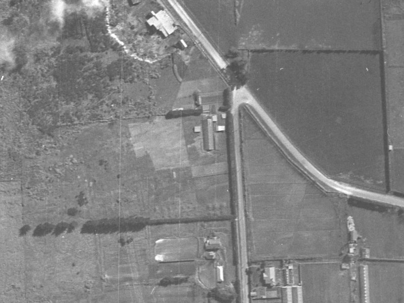 8 Avoca Valley Road from the air, 1940-1944