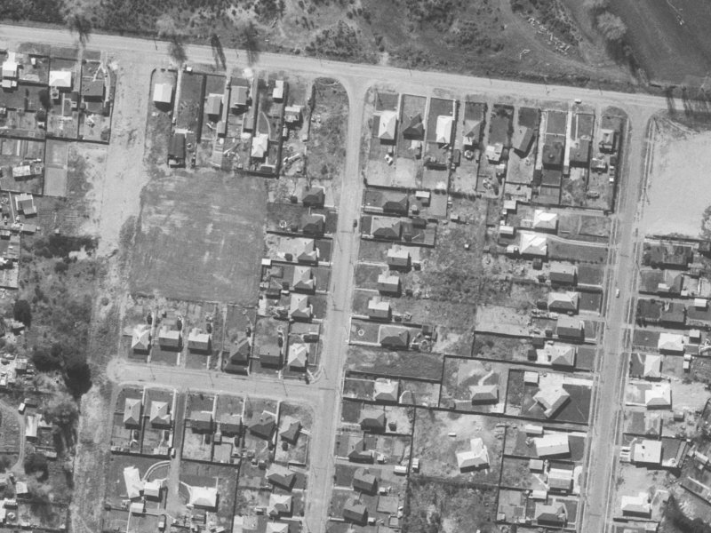 81-91 Baynes Street from the air, 1960-1964