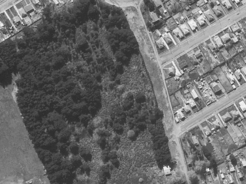 23–33 Sea Eagles Place from the air, 1960-1964