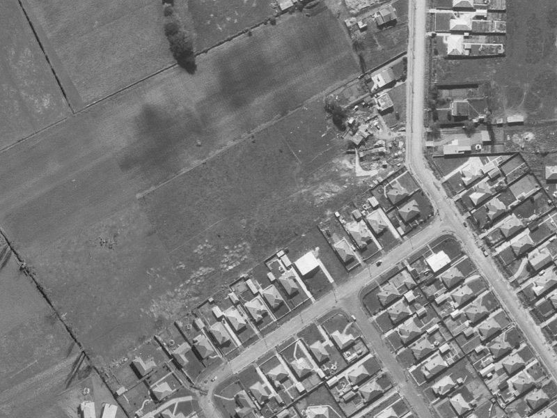 77B Glenfield Crescent from the air, 1960-1964